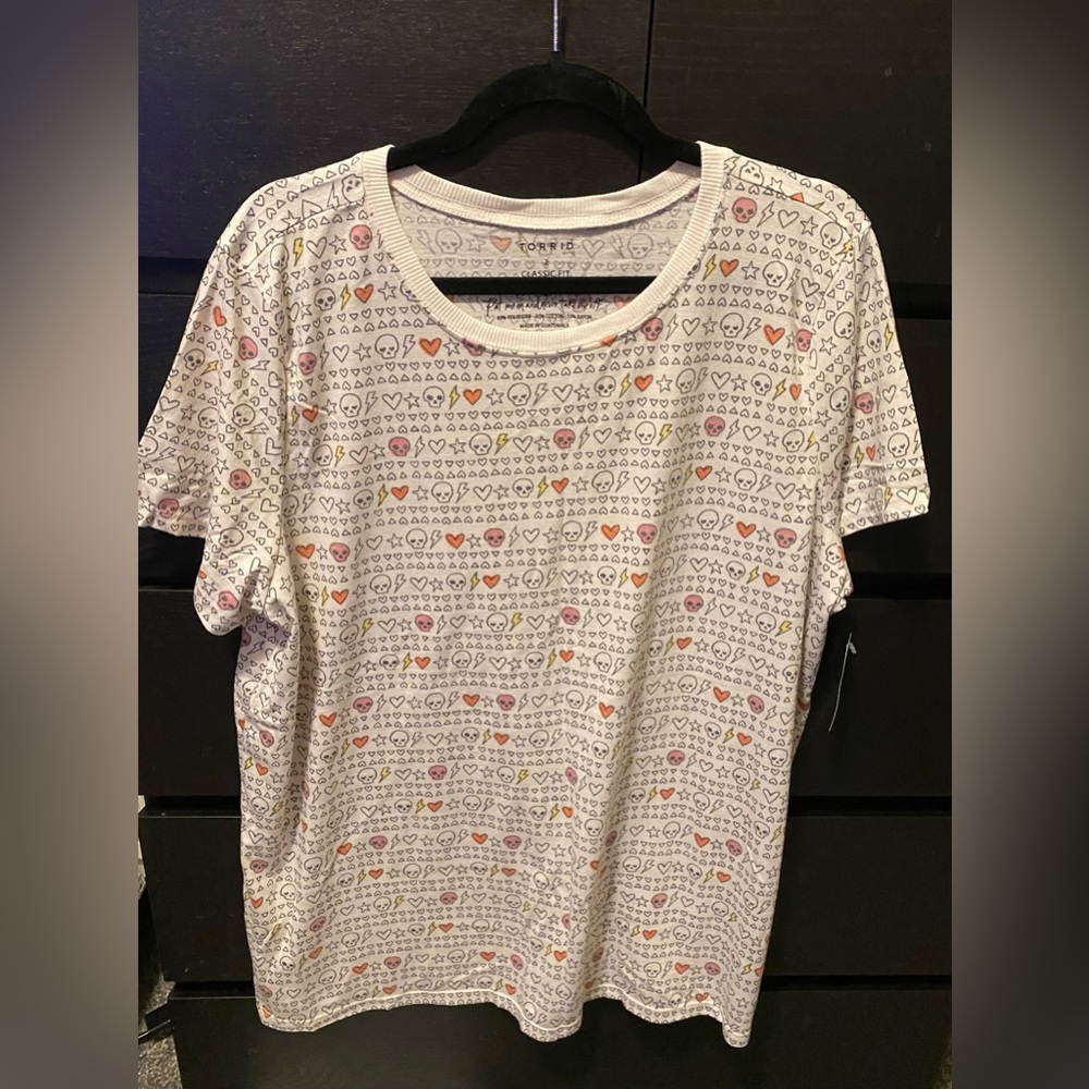 Brand new with tags, torrid tee with skull design